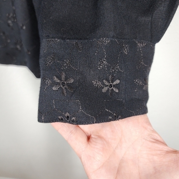 OUTFIT WOMAN LINEN BLEND EYELET BLOUSE - Picture 6 of 8